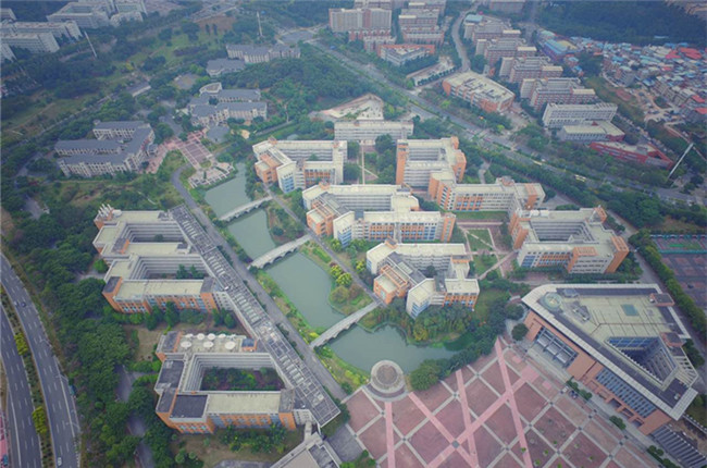 航拍大学城校区